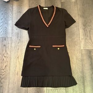 Black Short Sleeve V-Neck Dress with Pleated Hem